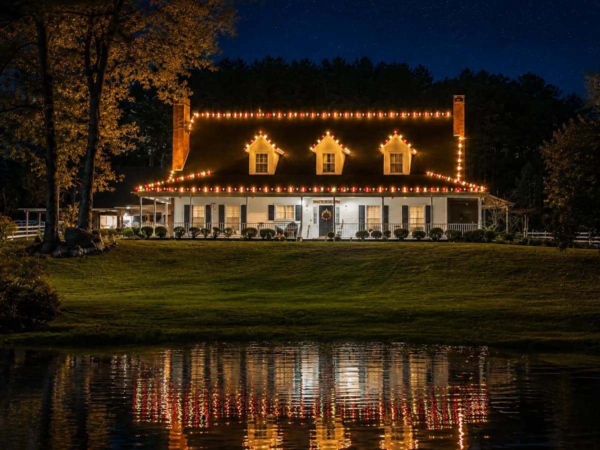 Lawn & Light Christmas light install